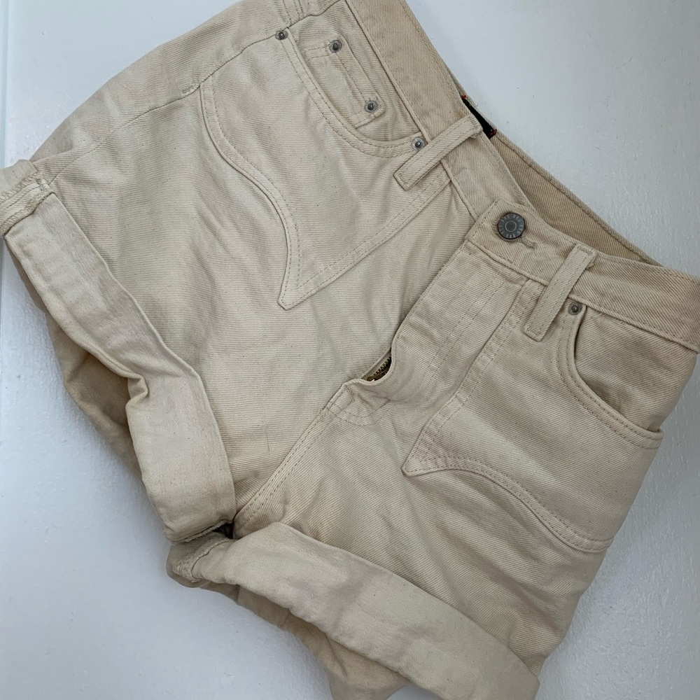 White BDG shorts size 27